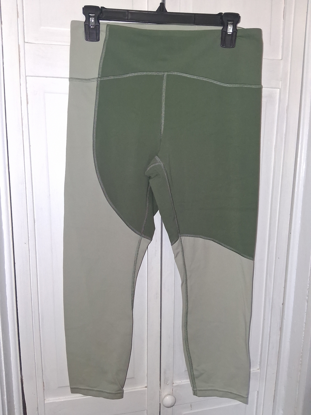 lululemon athletica Cropped Two-Tone Leggings